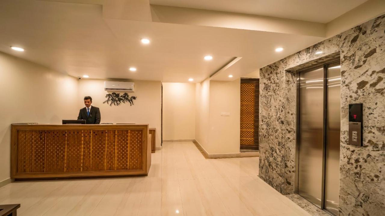 Hotel Wonder Cliff Удайпур Екстериор снимка